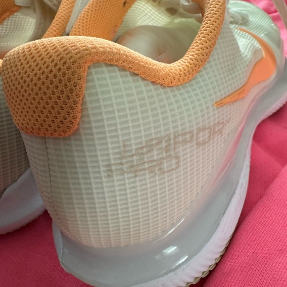 (WMNS) Nike Vapor X Air Zoom HC 'Cream Orange' CZ0222-104 pre owned! Tennis 🎾 - Picture 10 of 16